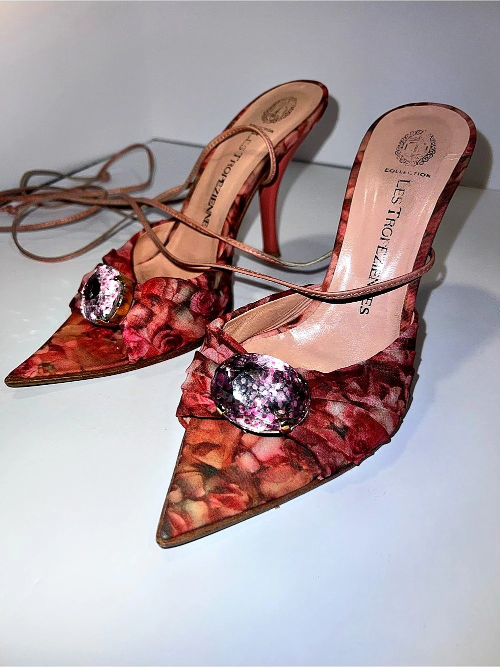 Les TROPEZIENNES collection Floral Pointed-Toe Heels in Rose & Pink